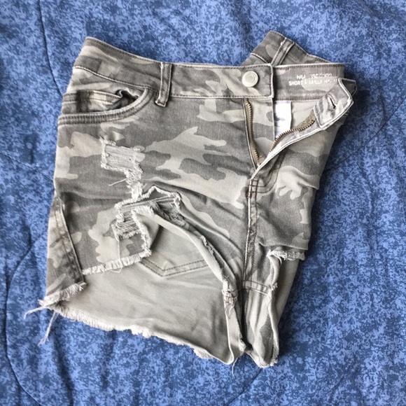 Booty shorts - Picture 1 of 2